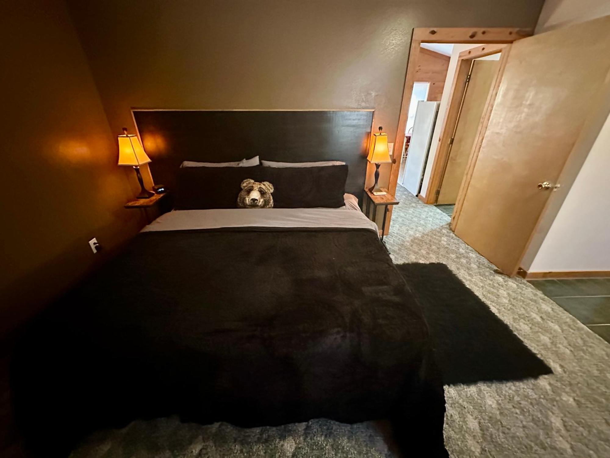 Cedar Creek Cabins #1 - Giant Spa Tub, Large Wooded Porch, Full Kitchen, 1 Bedroom 유레카 스프링스 외부 사진