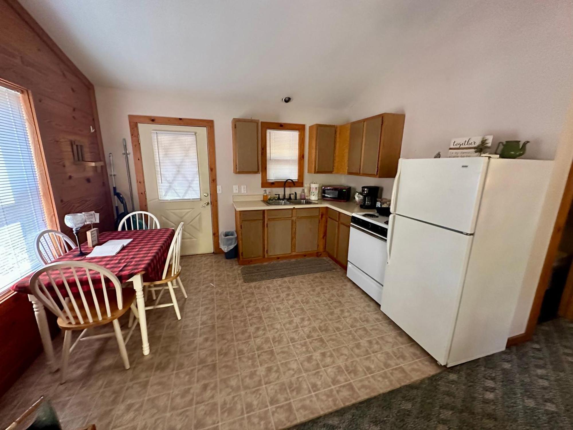 Cedar Creek Cabins #1 - Giant Spa Tub, Large Wooded Porch, Full Kitchen, 1 Bedroom 유레카 스프링스 외부 사진